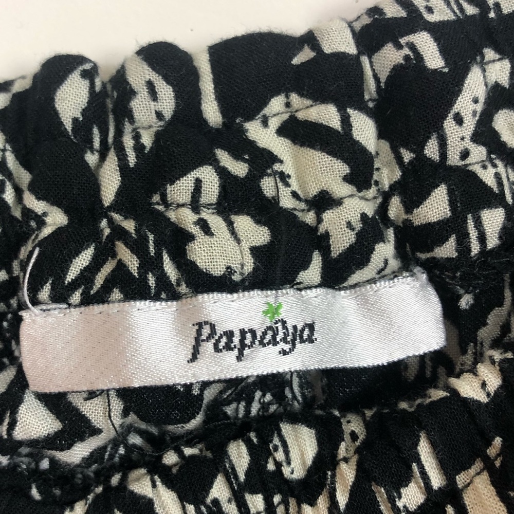 ✨Papaya Black & White Shorts✨ - Picture 4 of 5